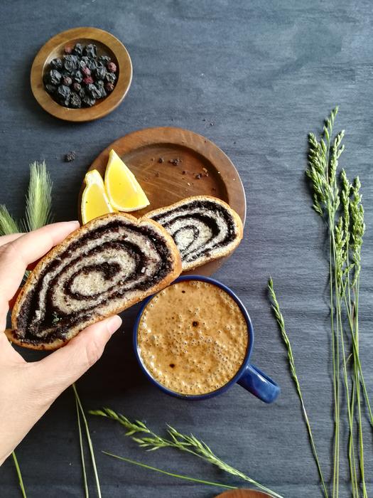 sweet roll with stuffing