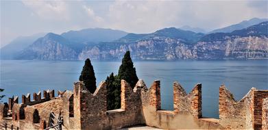 Castle Lake Mountains
