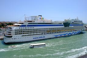 Ship Cruise