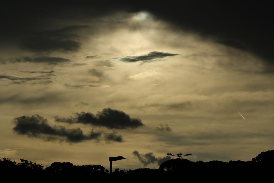 Armageddon Drama Light And Shadow