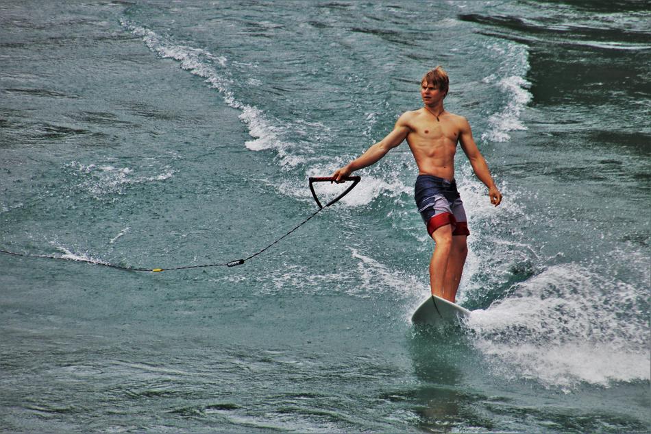 Bern Surfing River Mountain