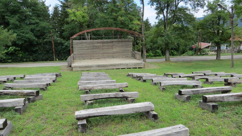 Park Stage Bench Outdoor