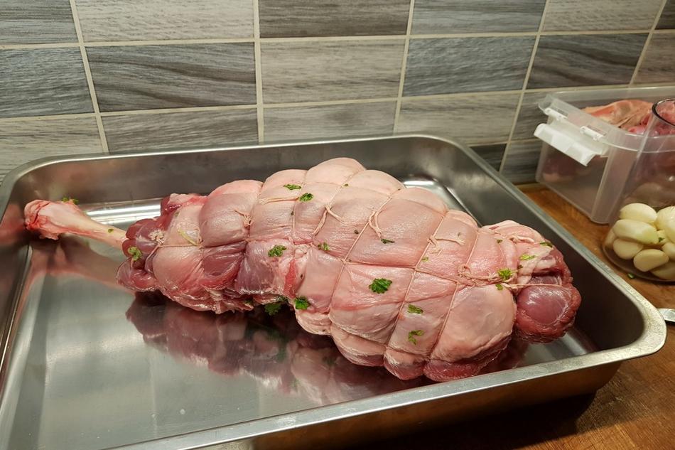 raw meat preparation