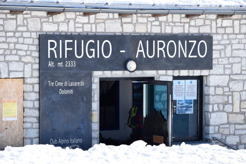Auronzo Hut The Three Peaks Of lavaredo view