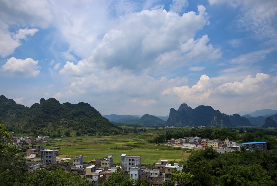 mountains with clouds and grass