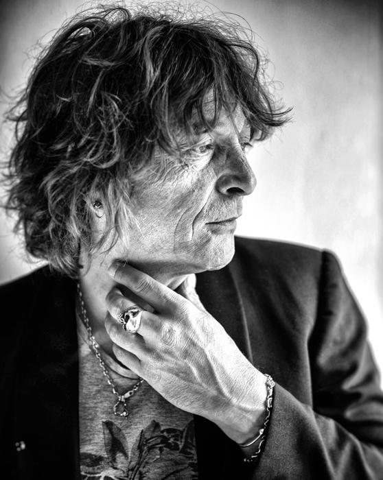 black and white portrait of Jef Senegas, Singer