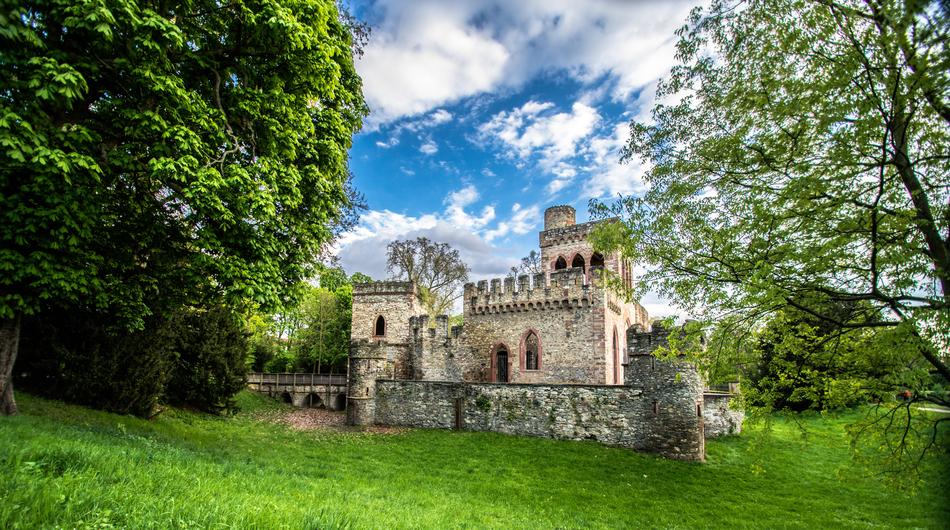 Wiesbaden Castle Park Mosburg