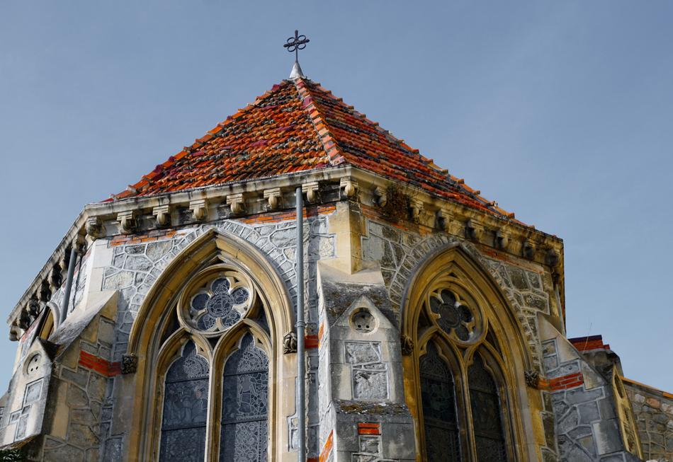 Church Menton English