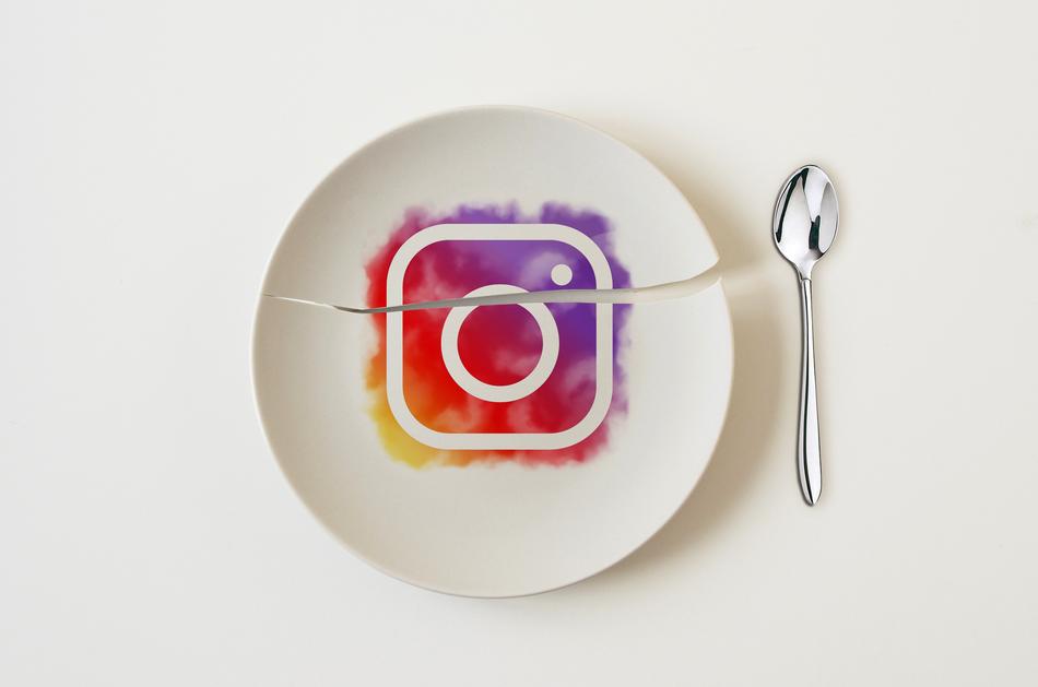 image on a broken plate