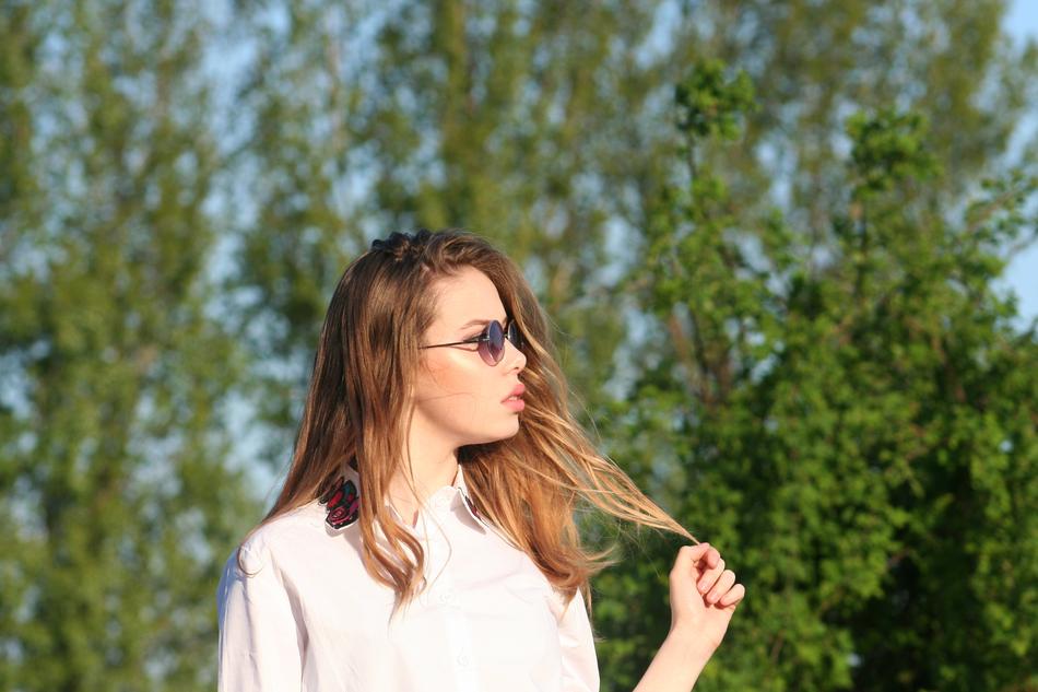 Girl Calling blur