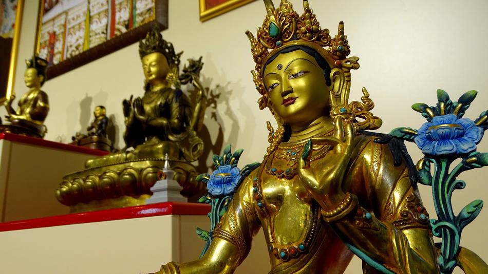 buddha sculpture decorating the house