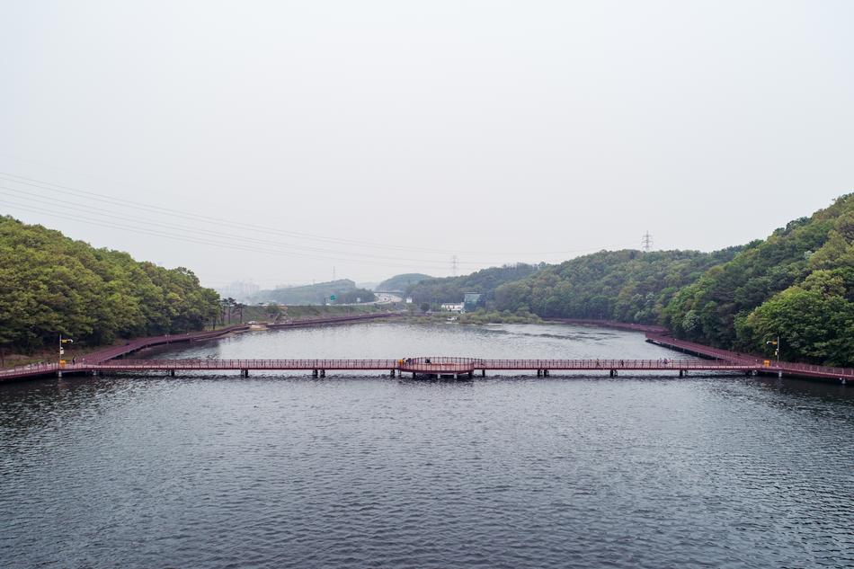 bridge water hills