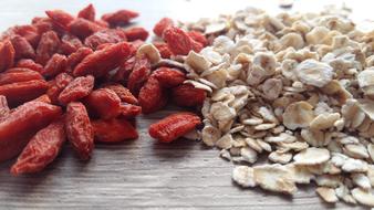 dried fruit with oatmeal