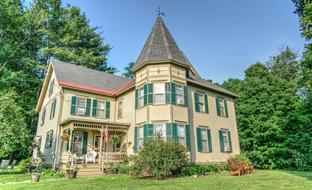 Victorian House Bed And Breakfast