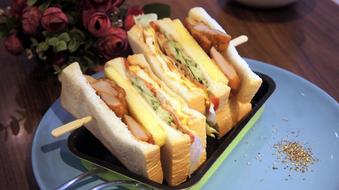 cheese sandwich with vegetables
