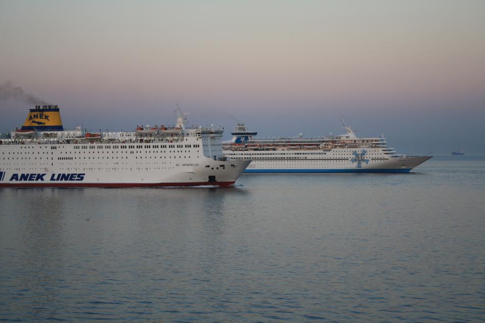 Hellas Boat Pireus-Port