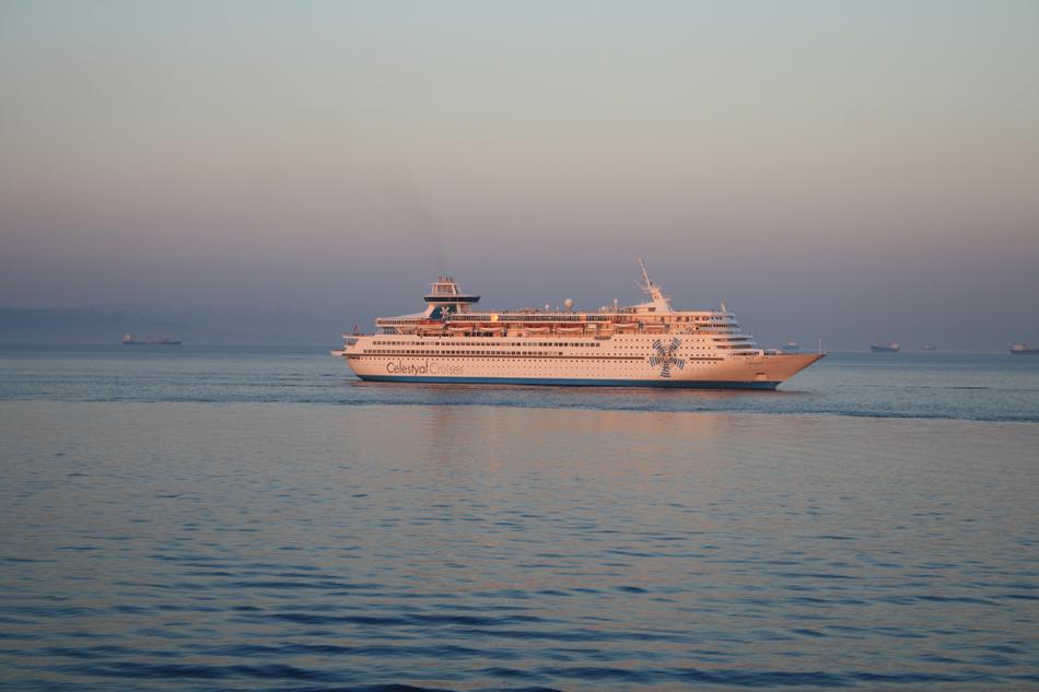 Hellas Boat Pireus-Port