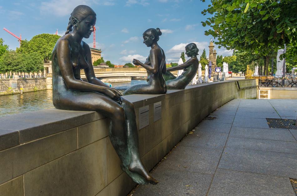Travel Sculpture Statue