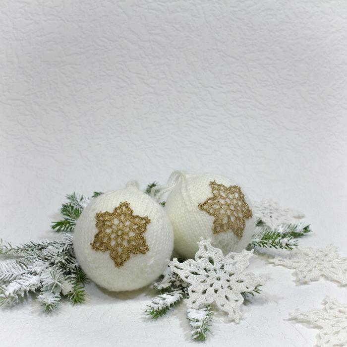 Background Winter Ornament