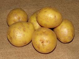 unshelled potatoes