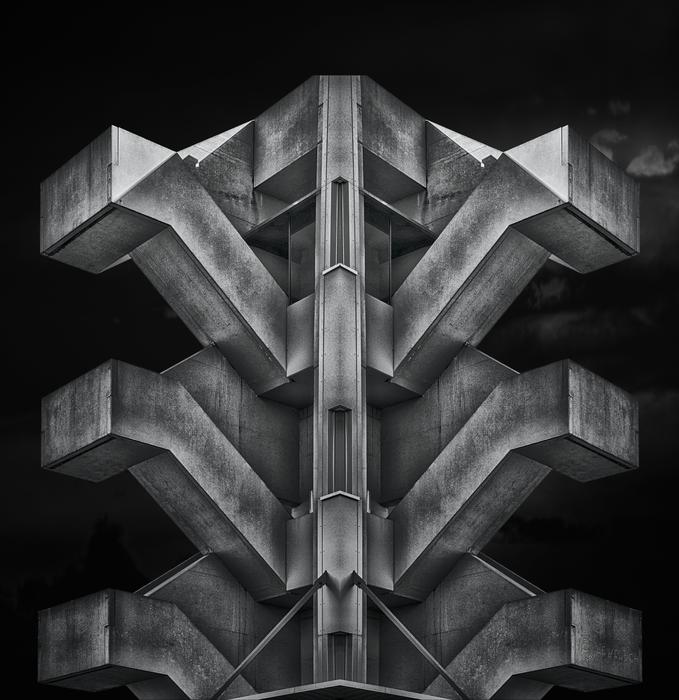 Monument Mirroded Concrete