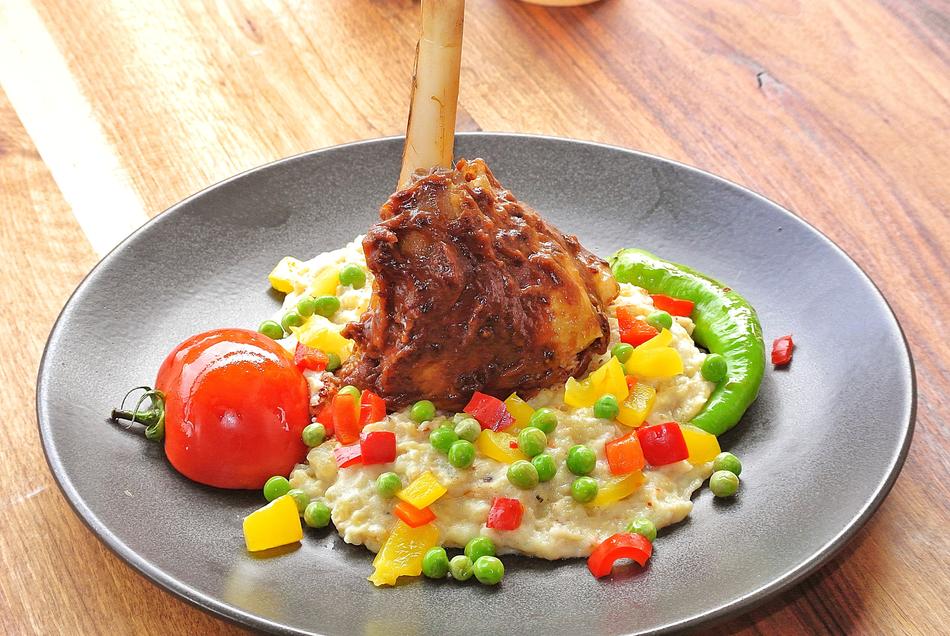 Meat steak with vegetables