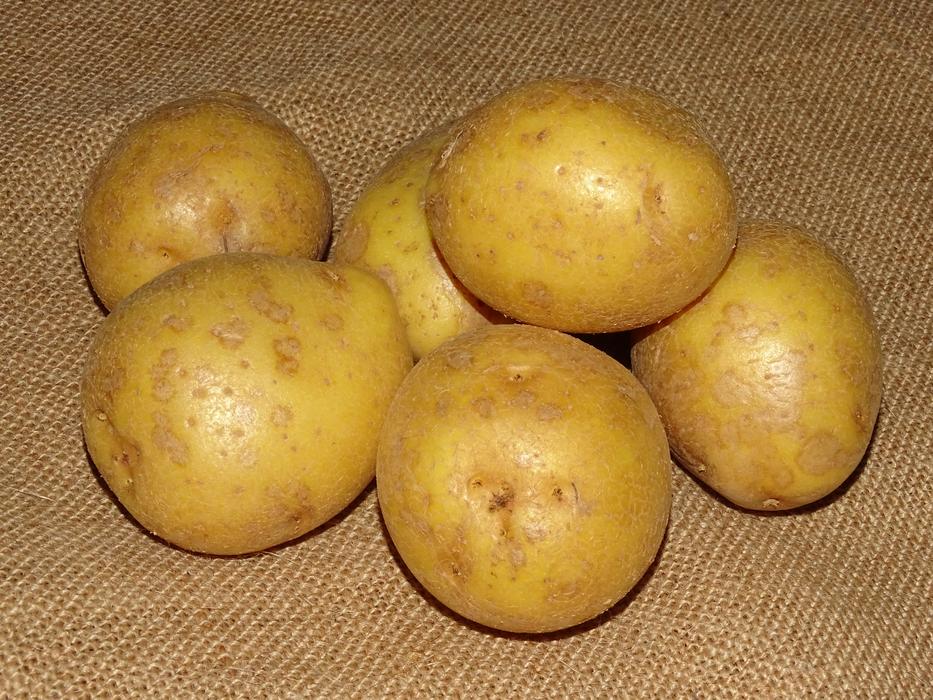 unshelled potatoes