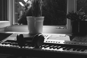 Headphones, Keyboard Piano, Black and white