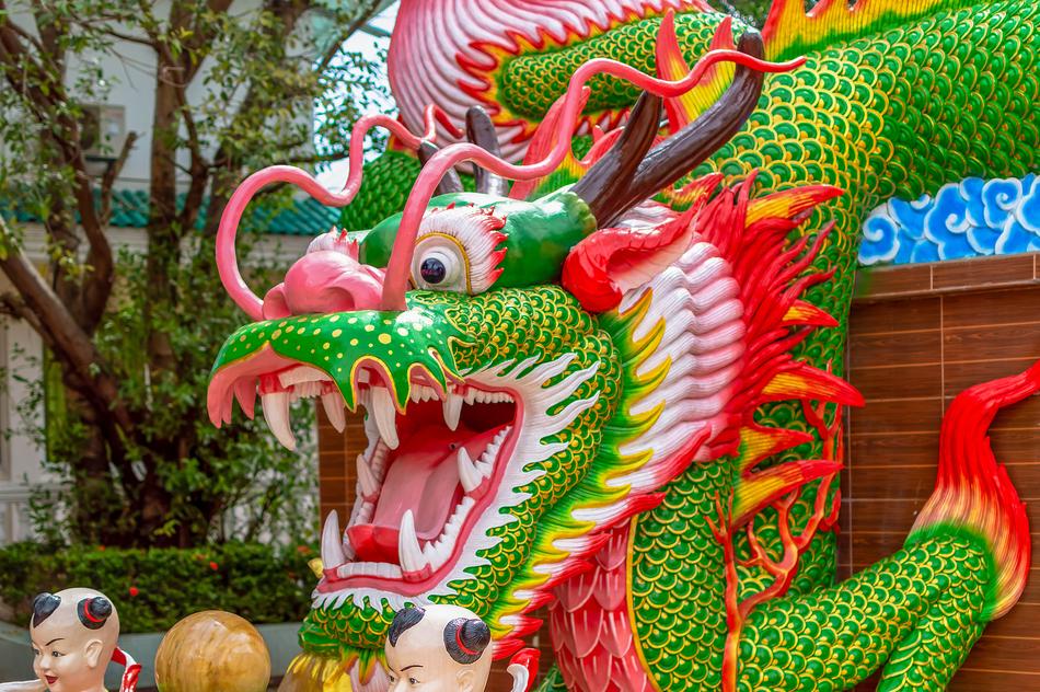 The green dragon's head looks beautiful