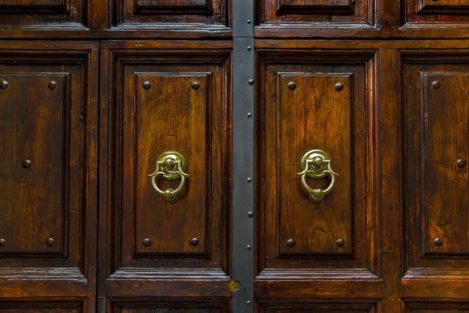 Wood Door golden Rings