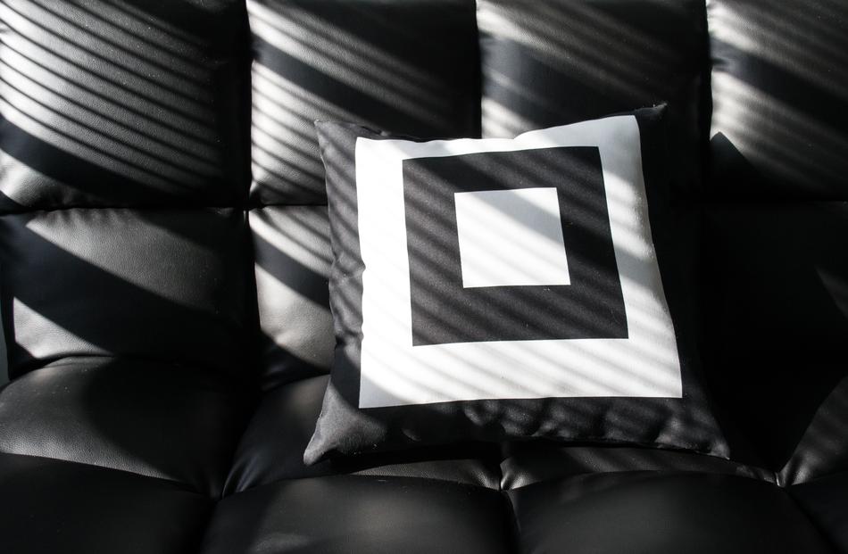 Light And Shadow Cushion Sofa