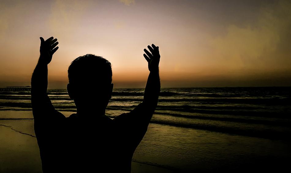 happiness man sea