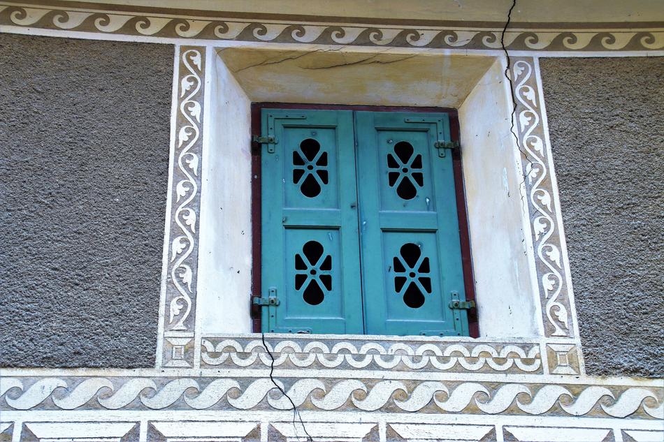 Fresco Flowered Antique