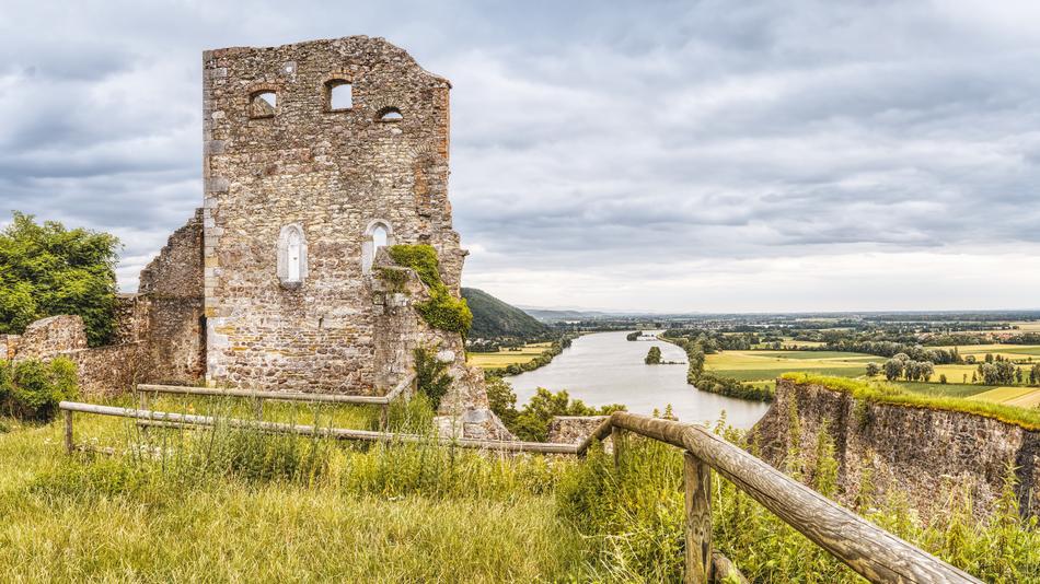 Burgruine Donaustauf Danube