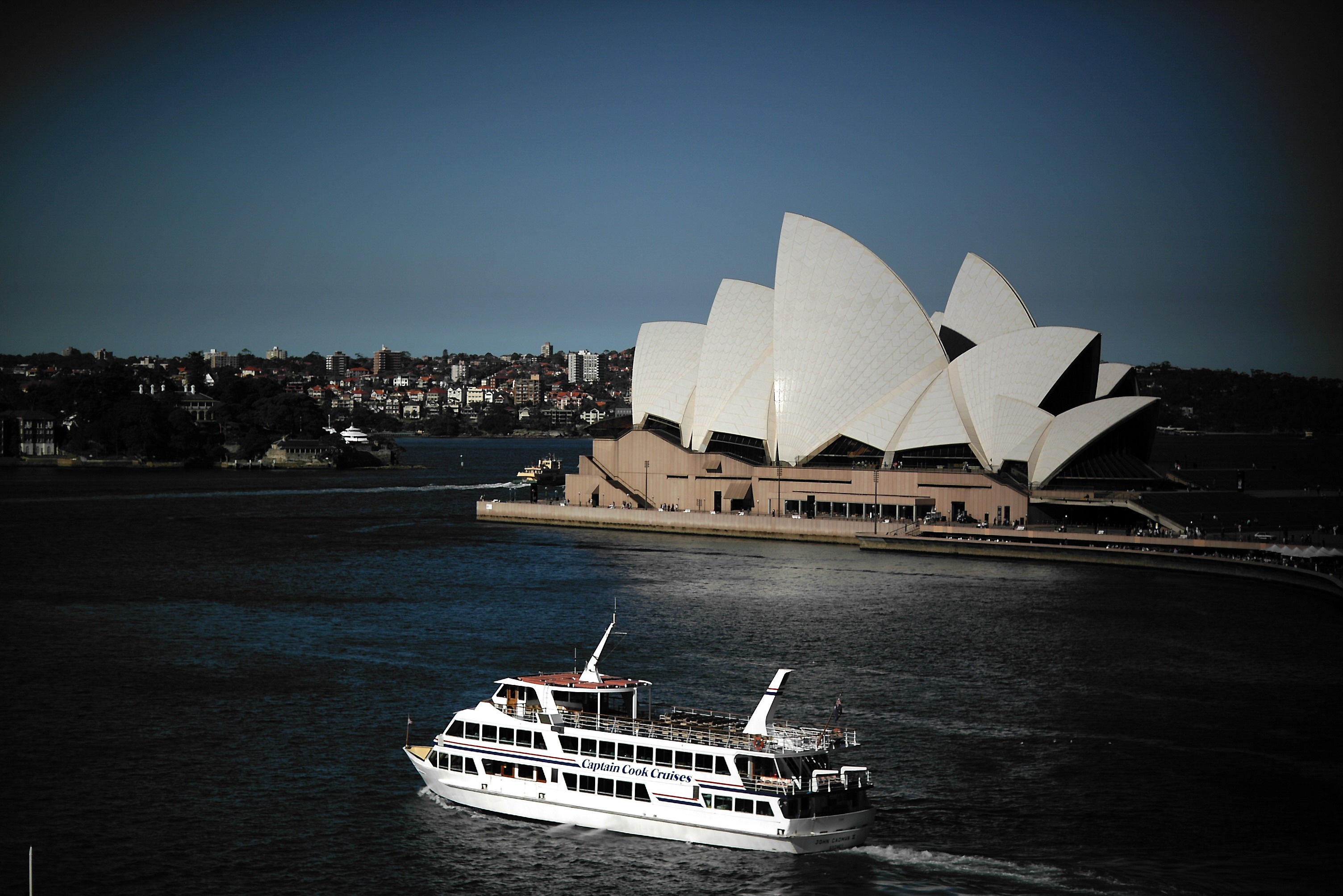 Sydney Opera House Pleasure Boat free image download