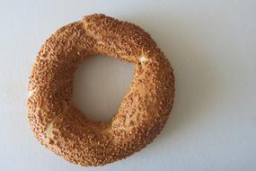 round crunchy pretzel