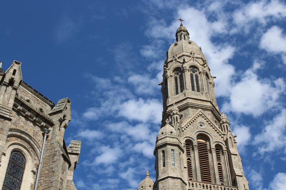 Saint-Laurent-Sur-Sèvre Church St