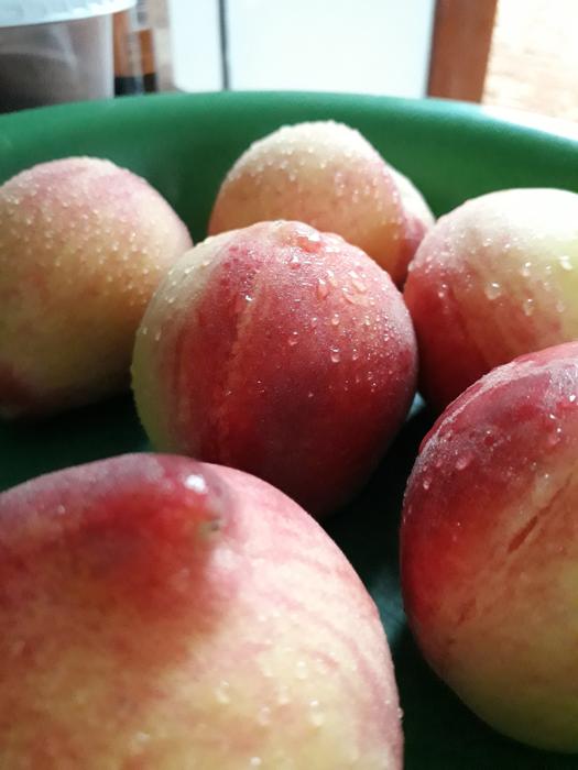 washed fresh peaches