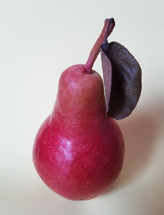 red sweet pear