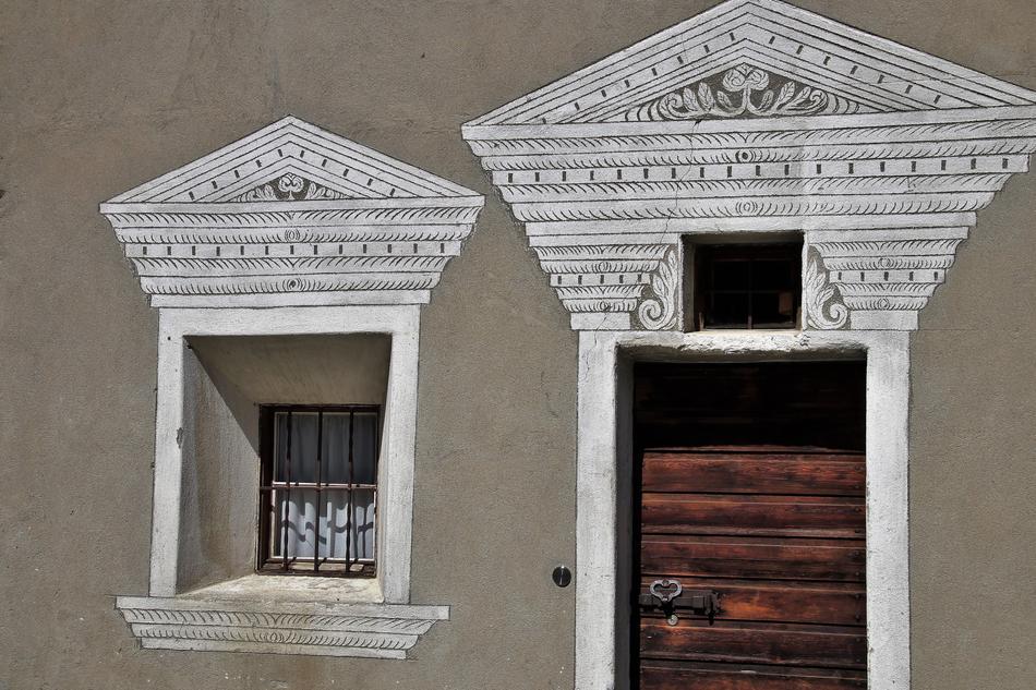 facade with white pattern above the doors