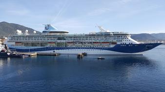 Cruise Ship