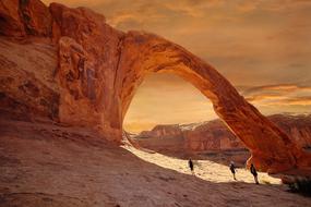 Corona Arch West Travel