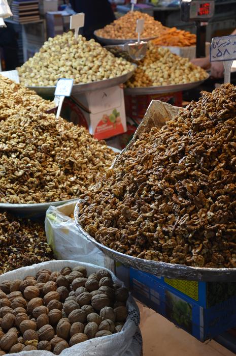 vegetable market with specials