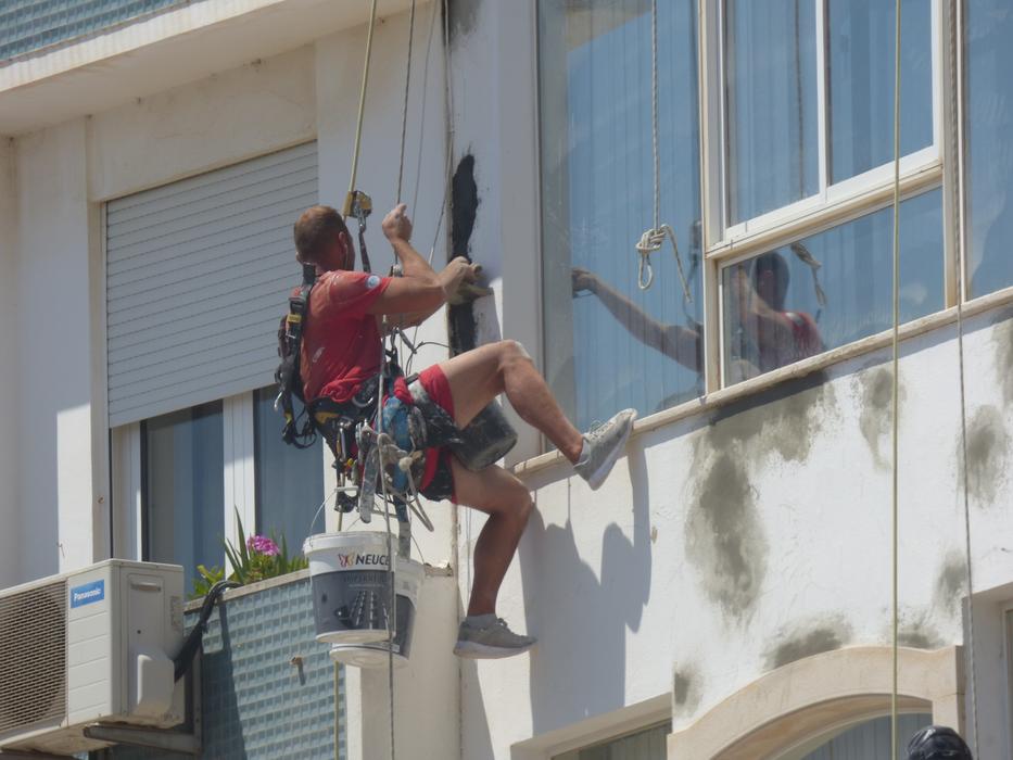 Building Hanging Refurbish