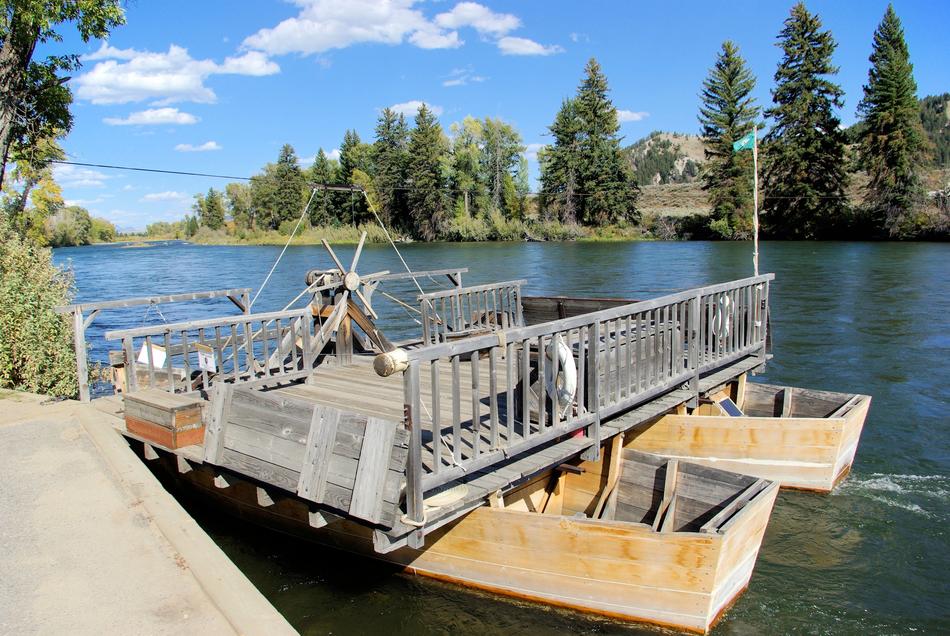 billa menorah ferry on the river