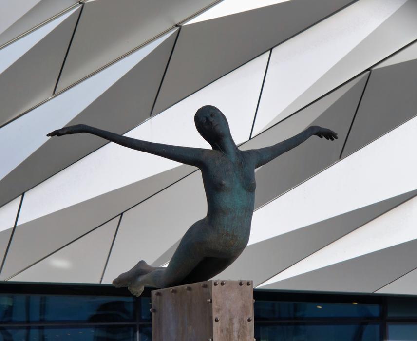 sculpture girl beautifully