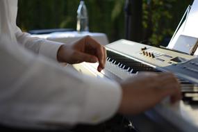 Battery Instrument play