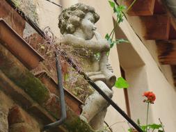 Sculpture stone child