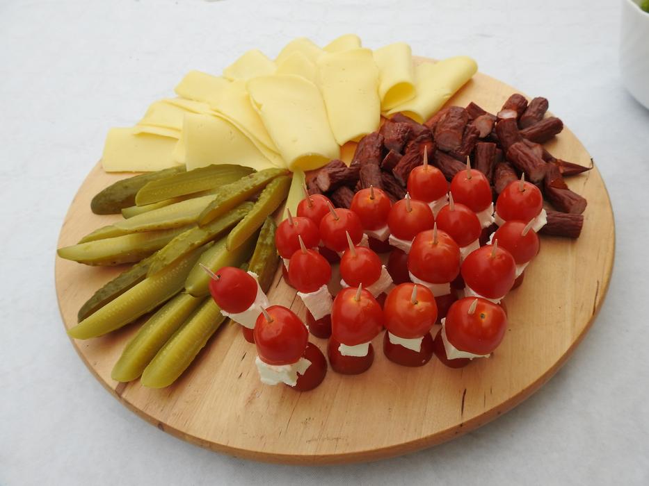 vegetable snack with cheese