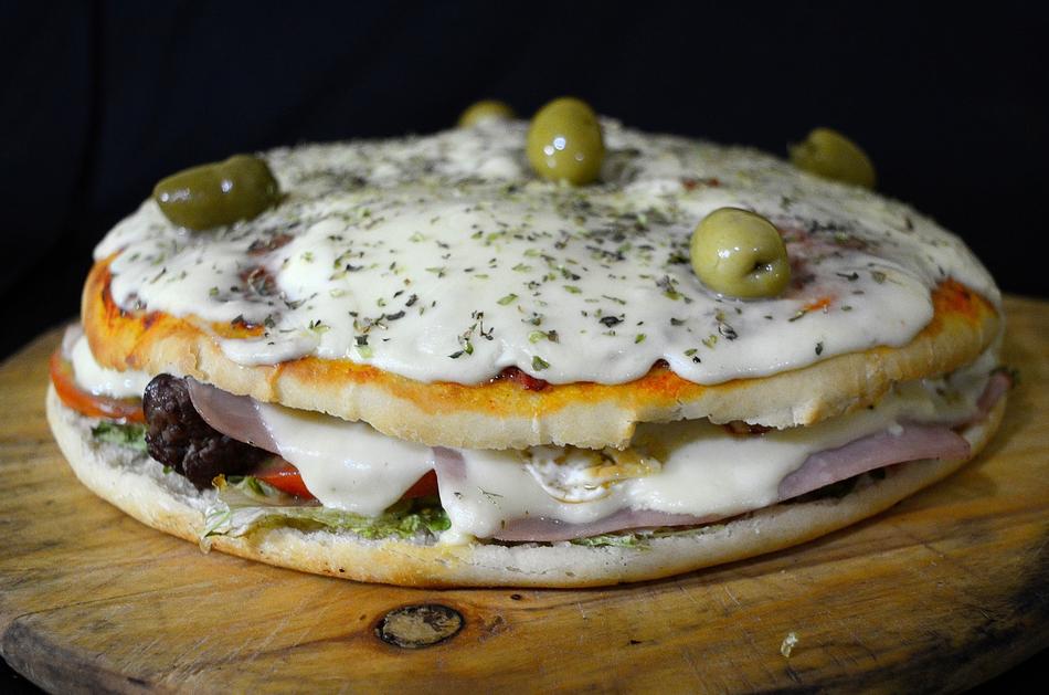 pizza with olives and sauce